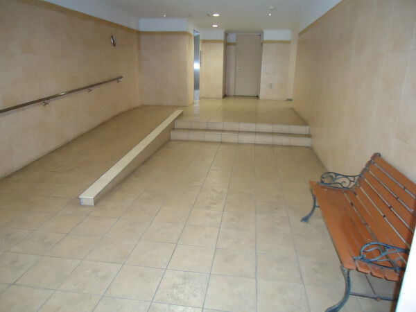 【グランシティ志村坂上】エントランス内 【グランシティ志村坂上】エントランス内