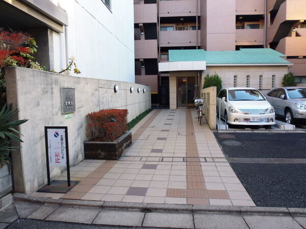 【コスモ常盤台フィネッサ】エントランス