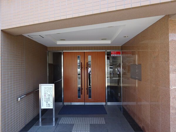 【ヒルズ練馬春日町】エントランス