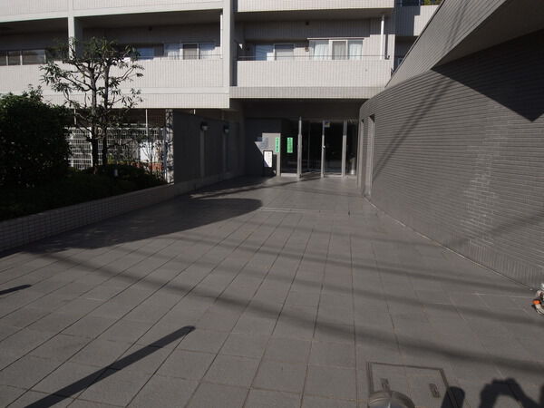 【上石神井ガーデンハウス】エントランス 【上石神井ガーデンハウス】エントランス