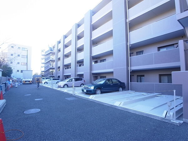 【練馬北町パークハウス】駐車場