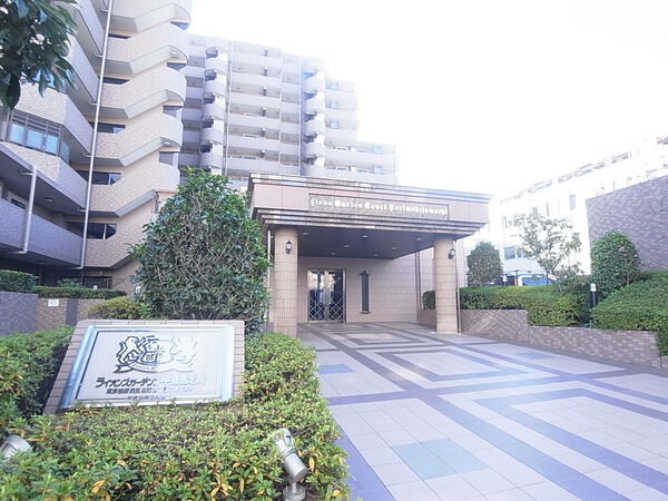 【ライオンズガーデンコート練馬北町】エントランス 【ライオンズガーデンコート練馬北町】エントランス