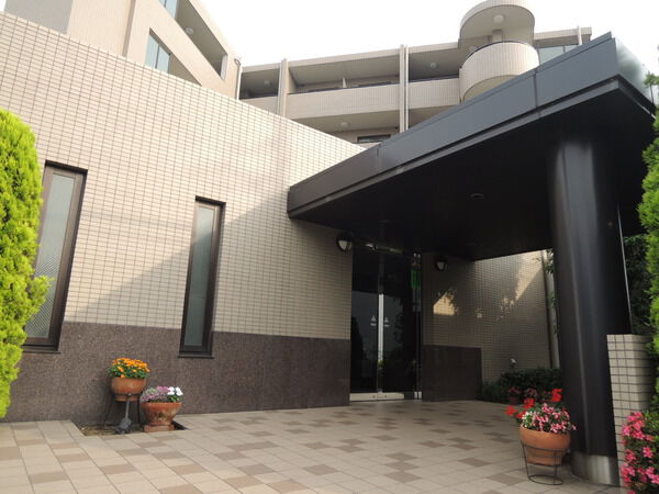 【コートハウス氷川台】エントランス