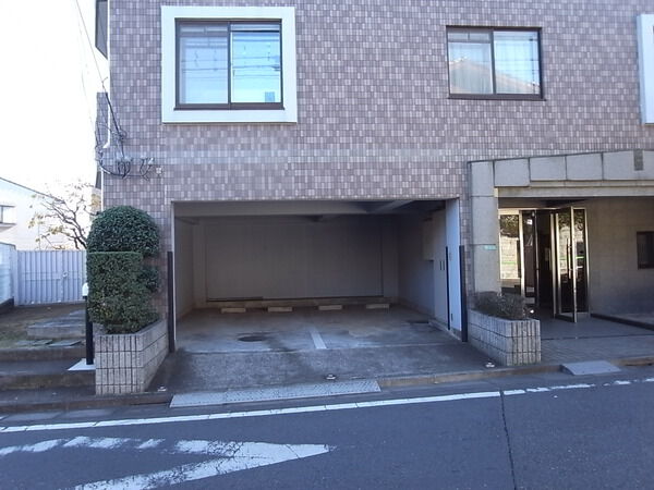 【パルロイヤル石神井公園】駐車スペース