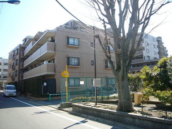 【ライオンズヴィアーレ石神井公園】外観