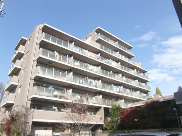 【リーデンススクエア石神井台】外観写真（北側の棟）