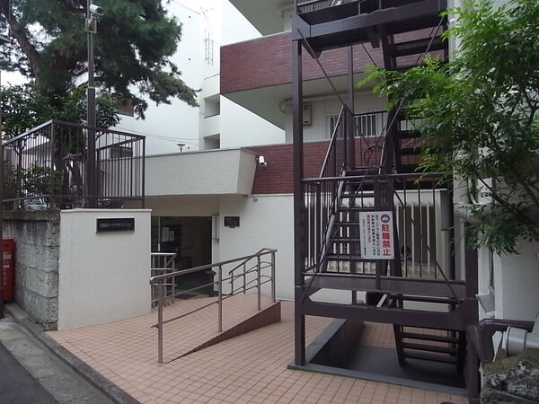 【石神井パークサイドマンション】正面玄関 【石神井パークサイドマンション】正面玄関