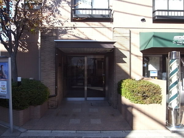 【グレアーブル石神井公園】エントランス 【グレアーブル石神井公園】エントランス