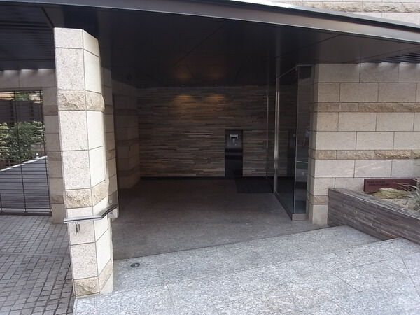 【パークハウス石神井公園】エントランス 【パークハウス石神井公園】エントランス