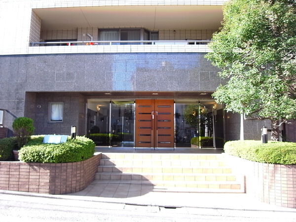 【武蔵関ガーデンハウス】エントランス