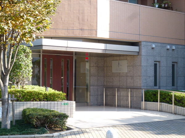 【クレアホームズ練馬高野台】エントランス