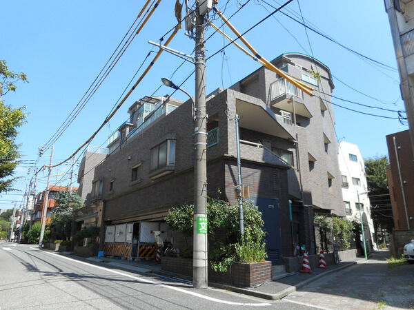 【コニファーコート練馬メーディオ】外観２