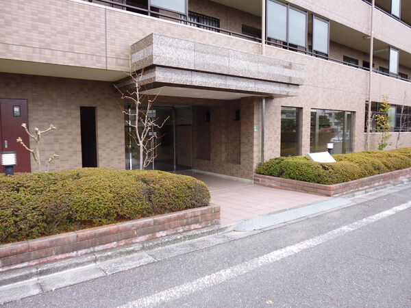 【エルパレス練馬錦町】エントランス 【エルパレス練馬錦町】エントランス