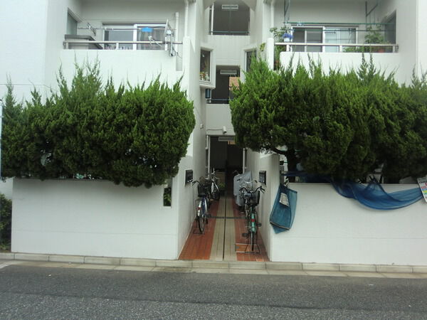 【ライオンズマンション豊島園第2】エントランス