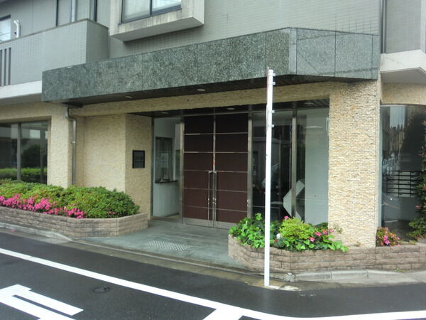 【リビオ練馬早宮】エントランス