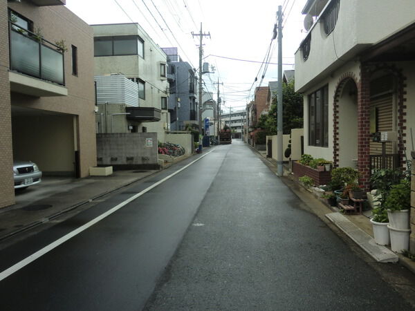 【ライオンズマンション氷川台】前面道路