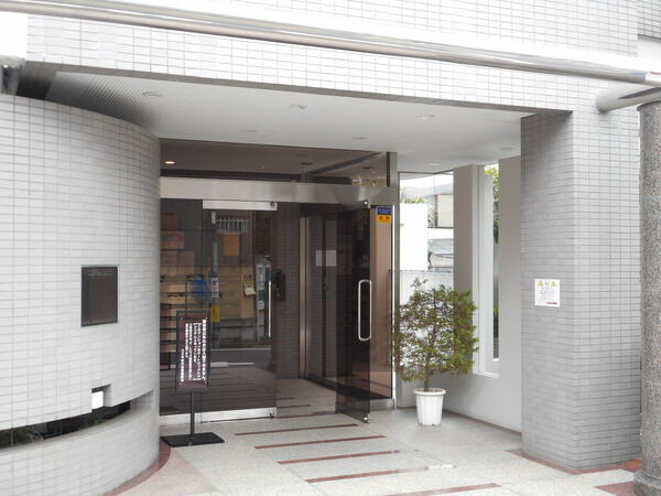 【コスモ氷川台】エントランス