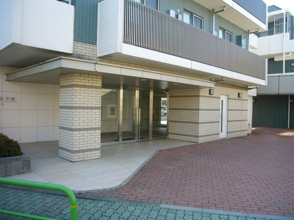 【イトーピア大泉学園フィネシア】エントランス