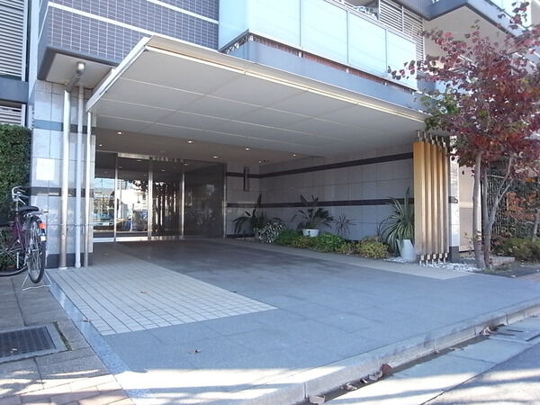 【レクセルグランデ石神井公園】エントランス前 【レクセルグランデ石神井公園】エントランス前