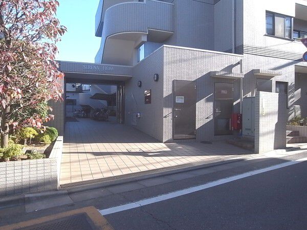【セレナハイム石神井公園】エントランス前 【セレナハイム石神井公園】エントランス前