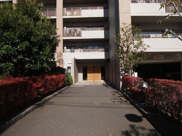 【シティウインズ三鷹ミュープレイス】エントランス