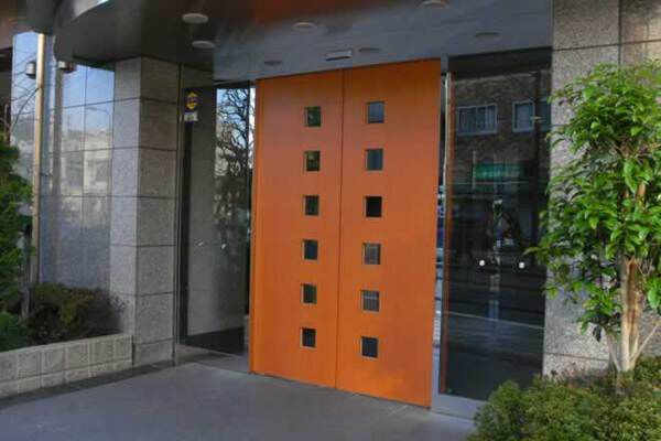 【ローヤルシティ梅島第2】入口 【ローヤルシティ梅島第2】入口