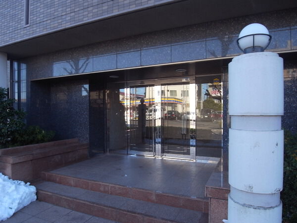 【レーベンハイム鹿浜】入口