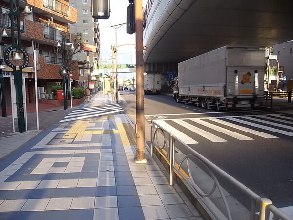 【ライオンズステーションプラザ金町】前面道路 【ライオンズステーションプラザ金町】前面道路