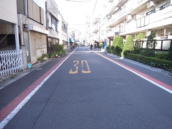 【コンポーゼ亀有】前面道路