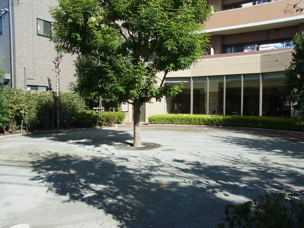【ライオンズガーデン亀有】敷地内
