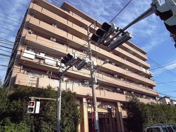 【ライオンズガーデンお花茶屋】外観写真