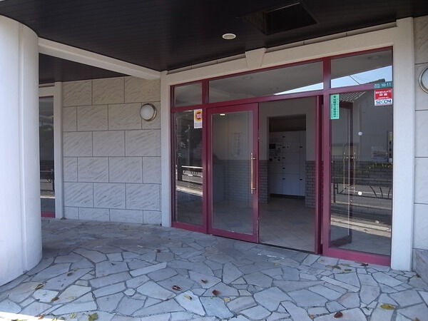 【ダイアパレスホワイトテラス・グランディア水元公園】エントランス