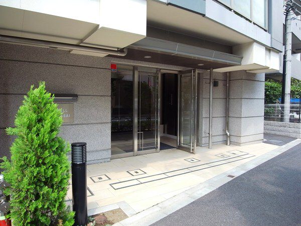 【リリーベル西葛西】エントランス前