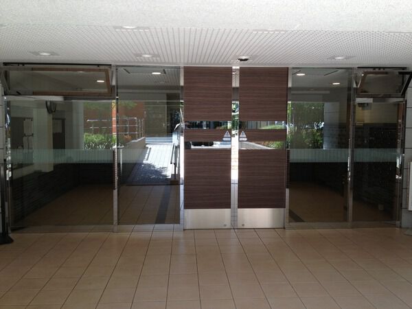 【ライオンズマンション小島町】エントランス