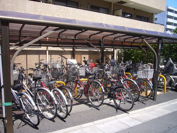 【ライオンズマンション西葛西駅前】敷地内駐輪場