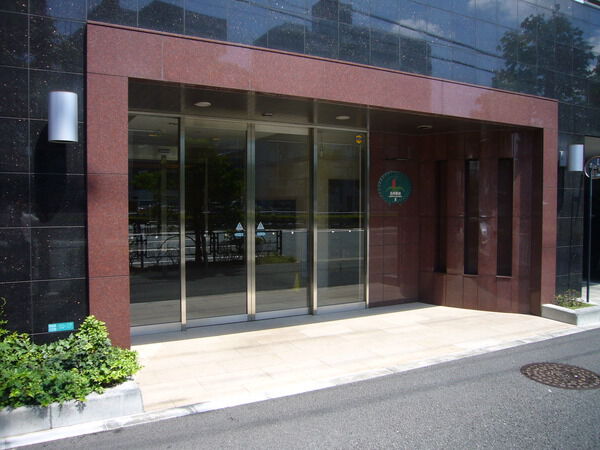 【葛西駅前グリーンホームズⅢ】エントランス