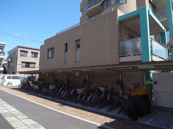【グローリオ船堀リエラ】駐輪場 【グローリオ船堀リエラ】駐輪場