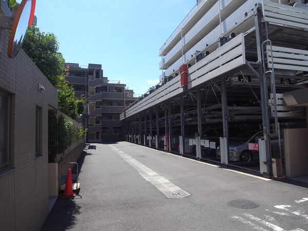 【ライオンズガーデンテラス船堀】駐車場 【ライオンズガーデンテラス船堀】駐車場