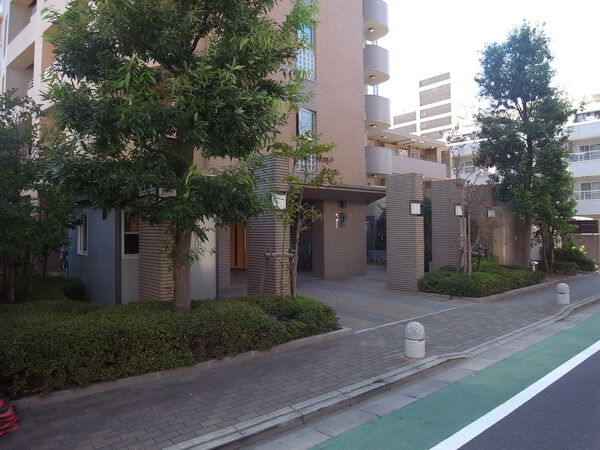 【ヒルズ船堀】マンション入口 【ヒルズ船堀】マンション入口