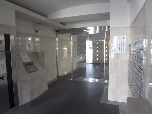 【南葛西グリーンホームズⅡ】エントランス 【南葛西グリーンホームズⅡ】エントランス