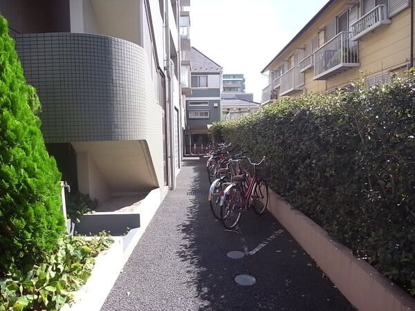 【南葛西グリーンホームズⅢ】駐輪場