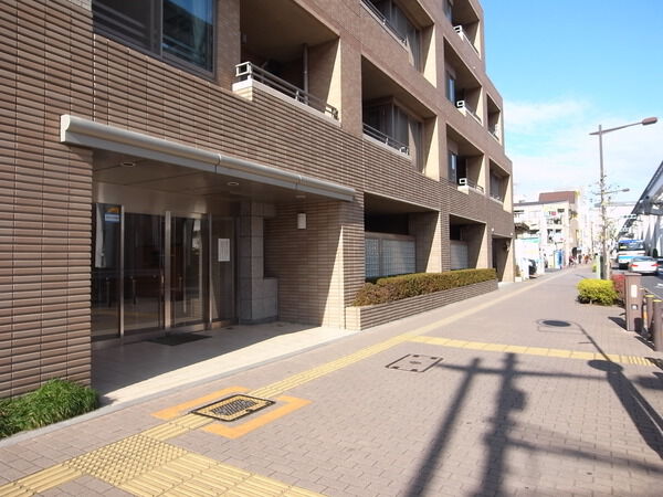 【ライオンズマンション立川柴崎町】前面歩道