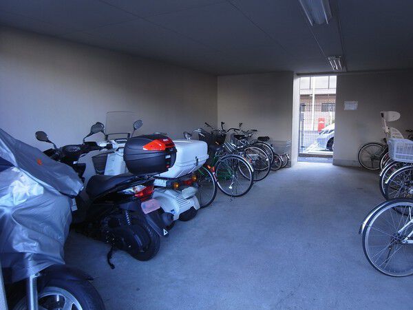 【モナーク立川高松町】駐輪場