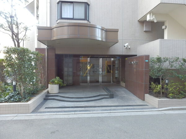 【ヴェラハイツ立川】玄関部分