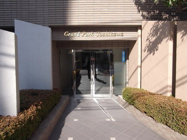 【グランパーク立川ビューセントタワー】エントランス写真