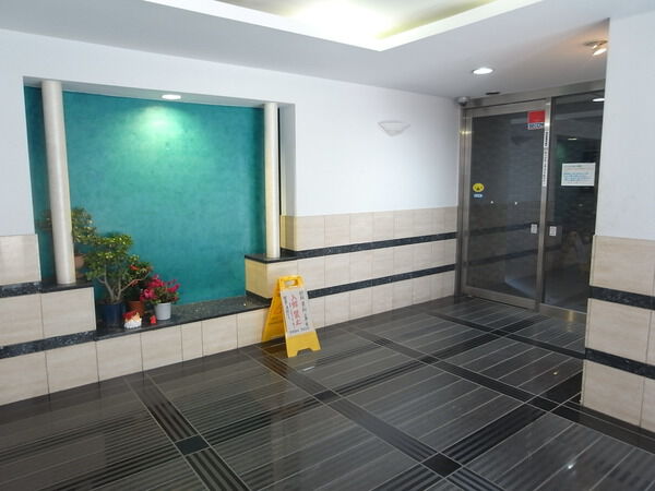 【ステイツ立川中央】エントランス