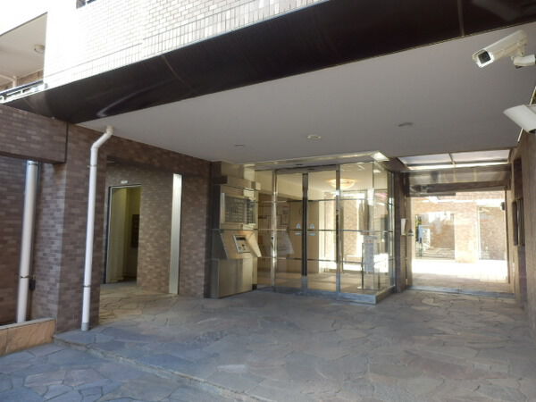 【ライオンズマンション立川錦町】エントランス
