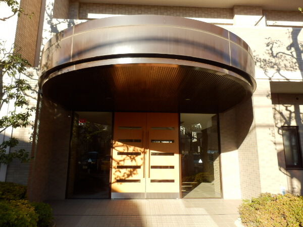 【ハイホーム立川錦町】エントランス