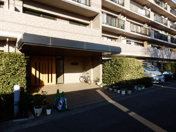 【ハイホーム立川錦町弐番館】エントランス