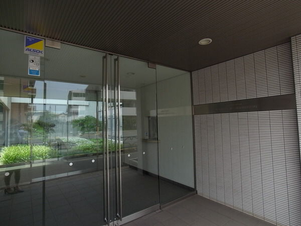 【リビオプレシア立川錦町】エントランス写真